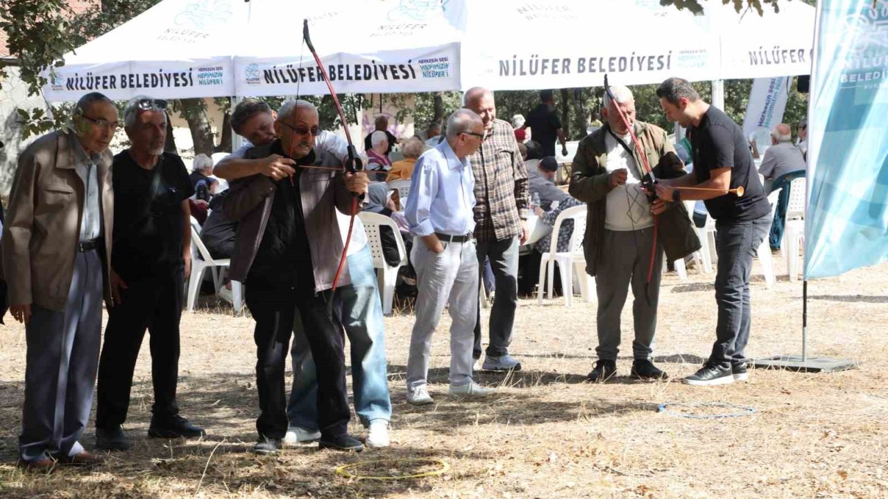 Nilüfer’de huzurevi sakinleri yaza piknikle veda etti