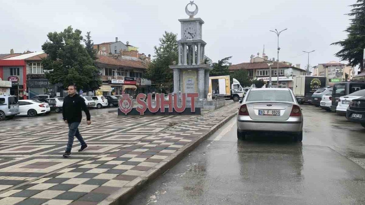 Şuhut’ta yağış etkisini gösterdi