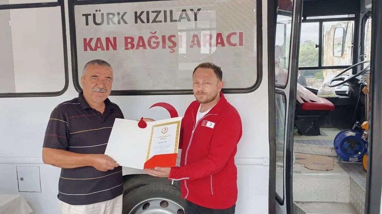 38 kez kan bağışladı, altın madalyayla onurlandırıldı
