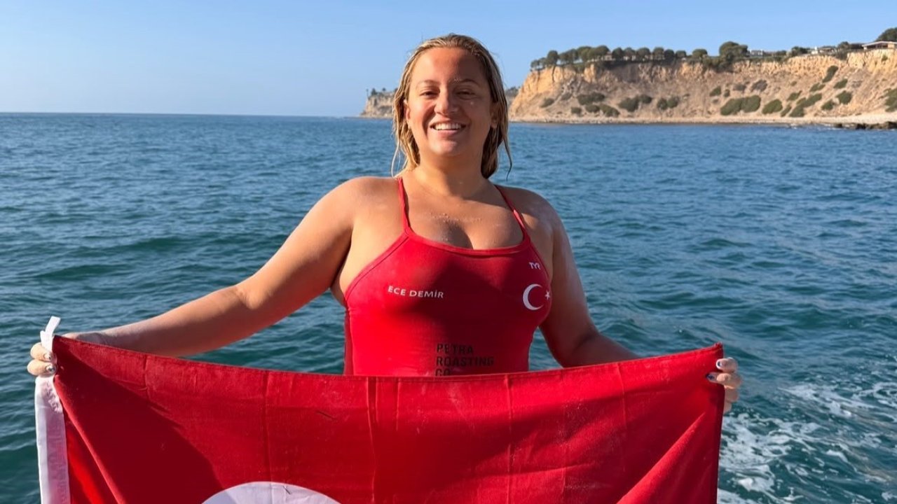 Türk yüzücü Ece Demir, Amerika’da tarihe geçti