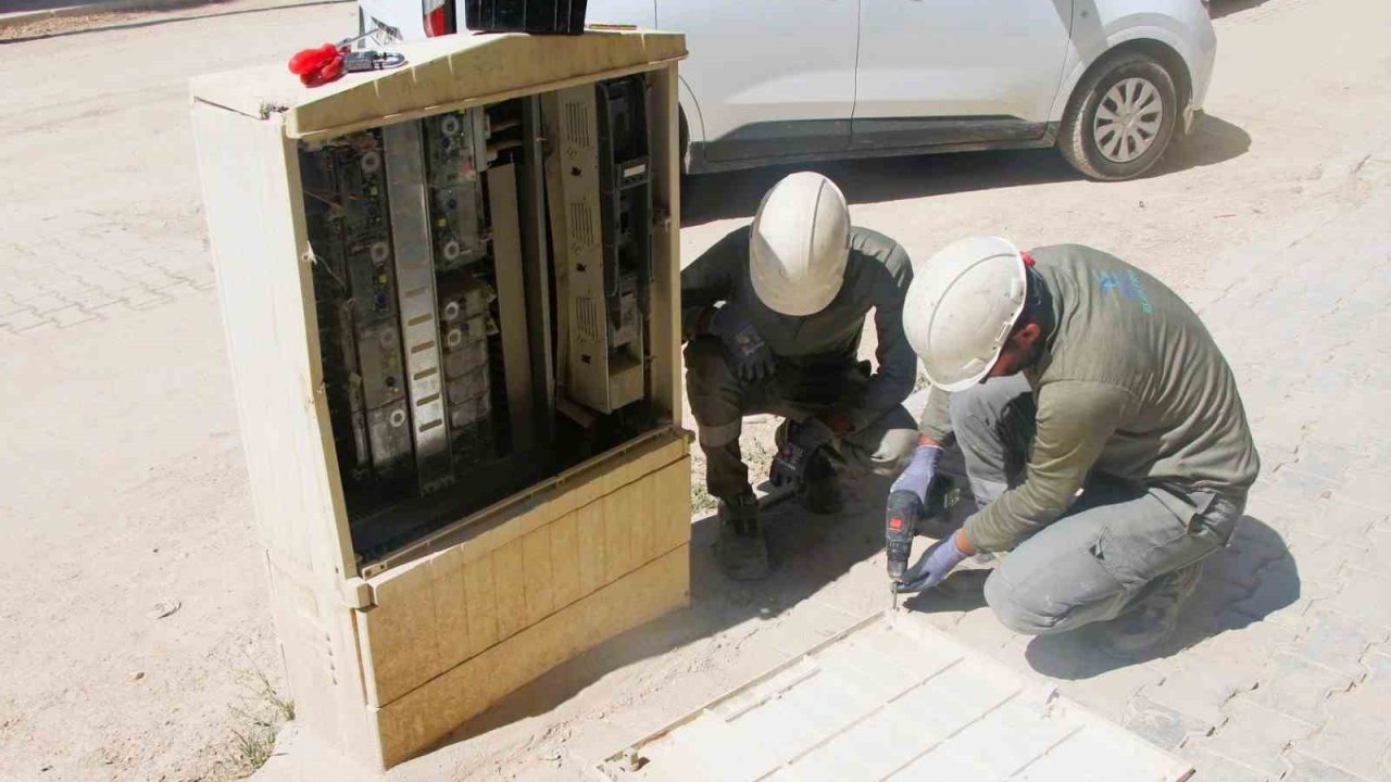 Elektrik panolarına müdahale can güvenliğini tehdit ediyor