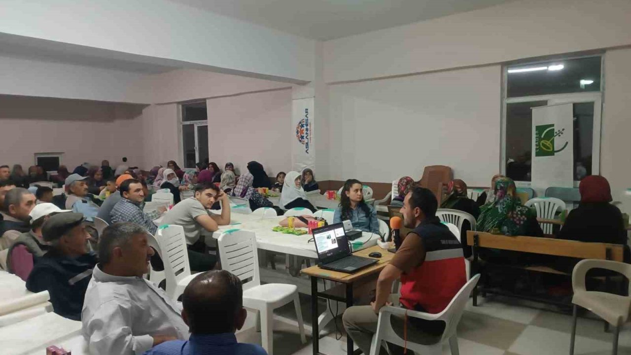 Çavdarhisar’da yetiştiricilere "Sağım Hijyeni" eğitimi