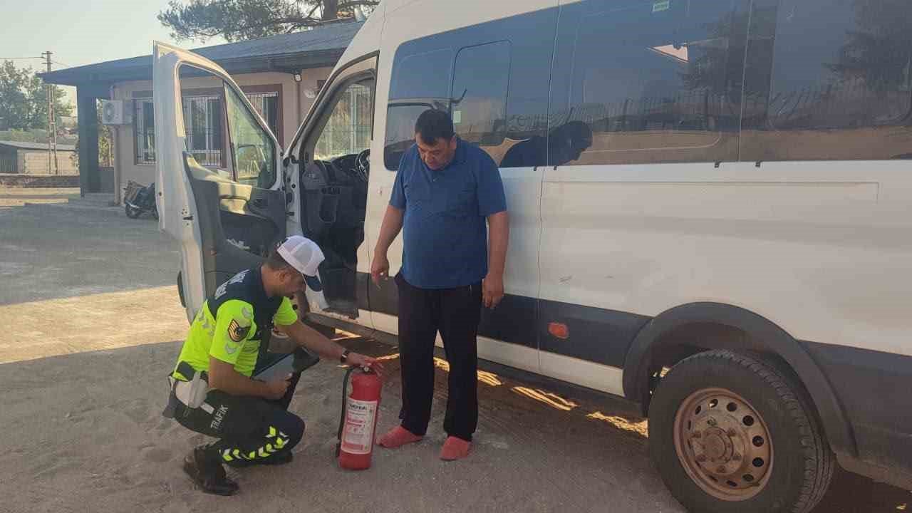 Okul servis araçları tek tek kontrol edildi