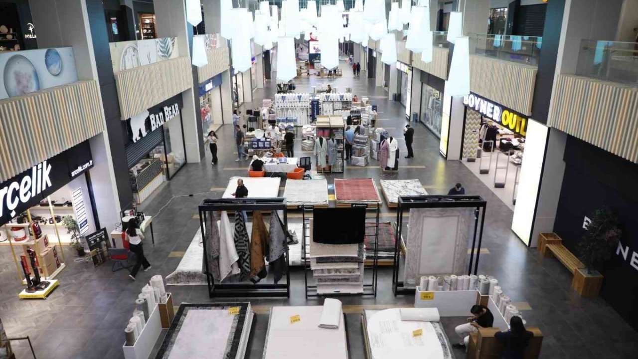 Kumsmall’da alışveriş şöleni
