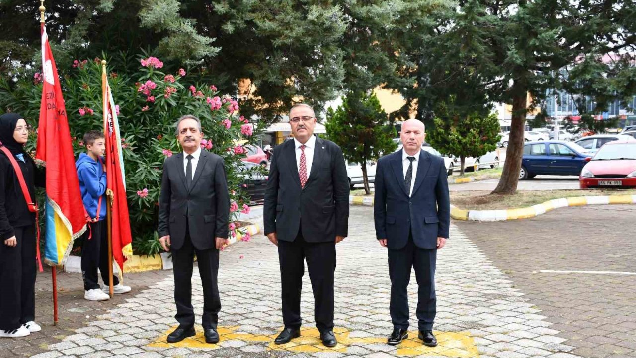 Vezirköprü’de İlköğretim Haftası kutlandı