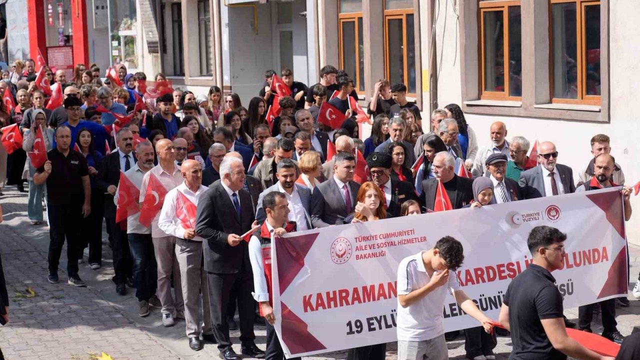 Artvin’de Gaziler Günü kapsamında kortej yürüyüşü düzenlendi