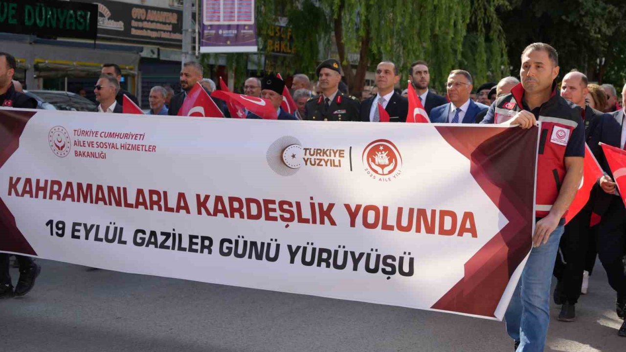 Iğdır’da "Kahramanlarla Kardeşlik Yolunda" yürüyüşü düzenlendi