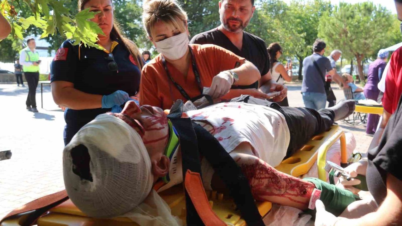 Fethiye Devlet Hastanesi’nde deprem tatbikatı gerçeğini aratmadı