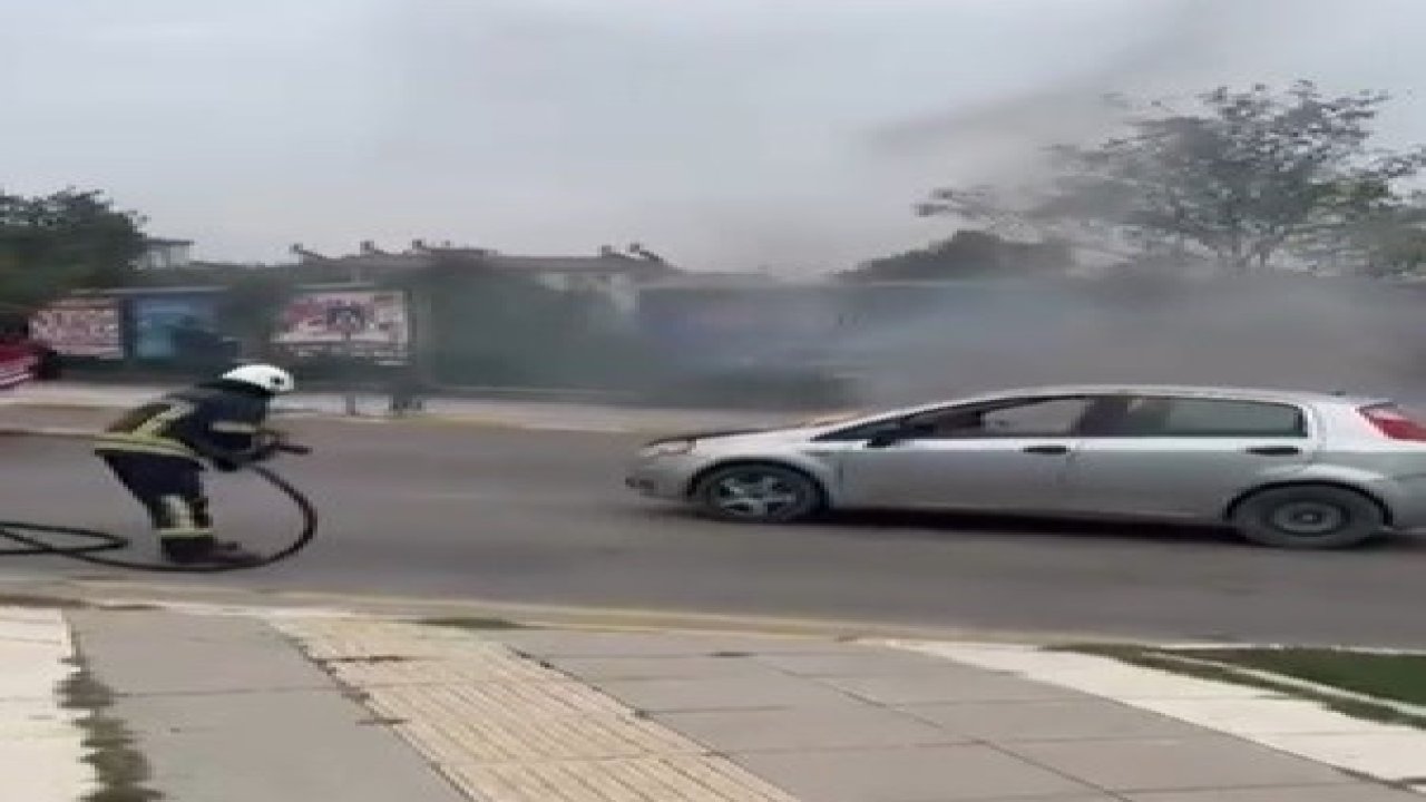 Elazığ’da alev alan otomobil söndürüldü