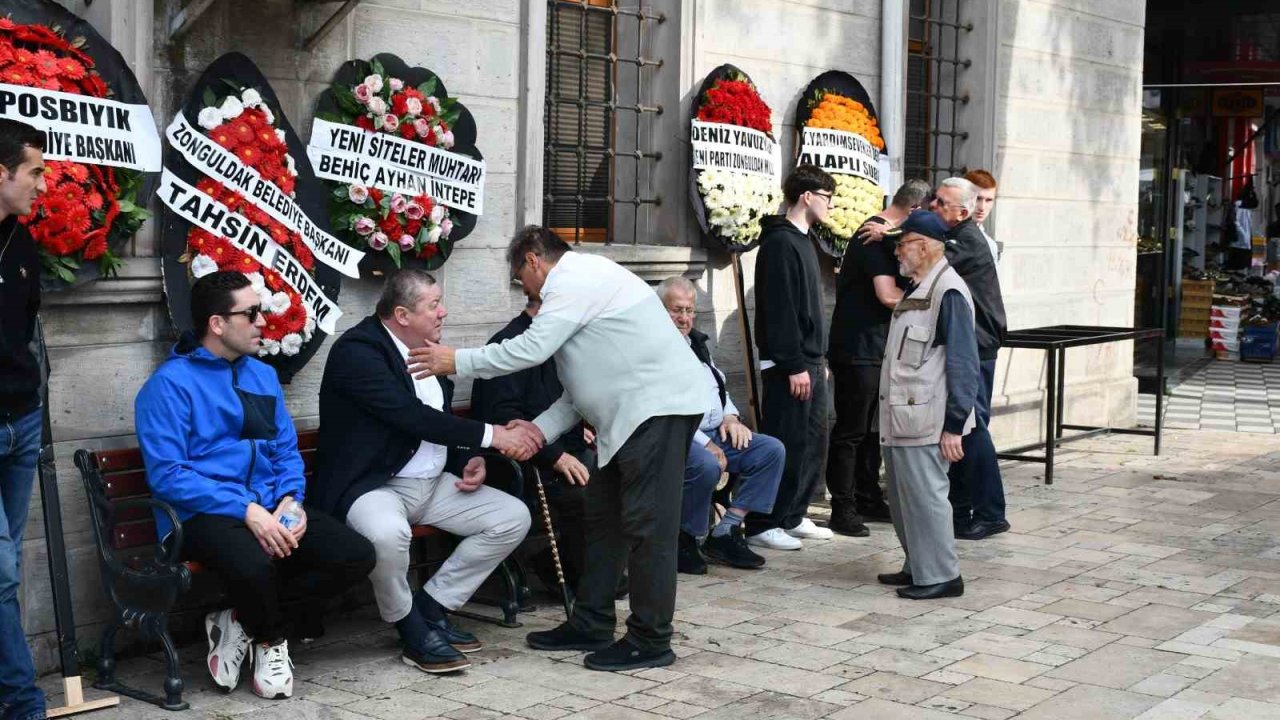 Eski Başkan Atalay’ın eşi Melek Atalay son yolculuğuna uğurlandı