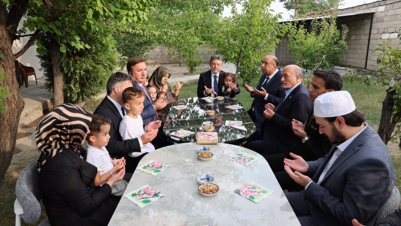 Bakan Yumaklı, şehit Jandarma Er Yakup Koç’un ailesini ziyaret etti