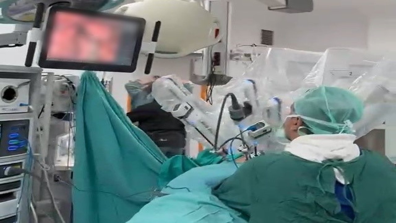Karadeniz’de ilk: Robot yardımlı akciğer kanseri ameliyatı gerçekleştirildi