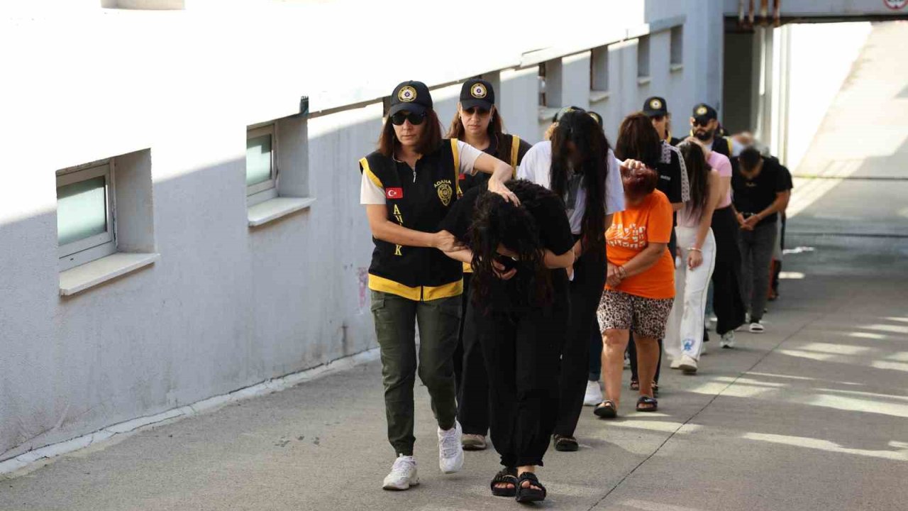 Adana merkezli fuhuş operasyonu: 17 tutuklama