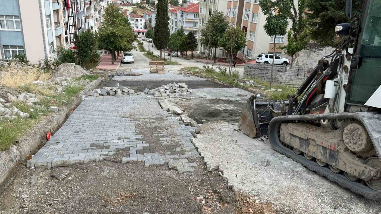 Boyabat’ta bozulan yollar onarılıyor