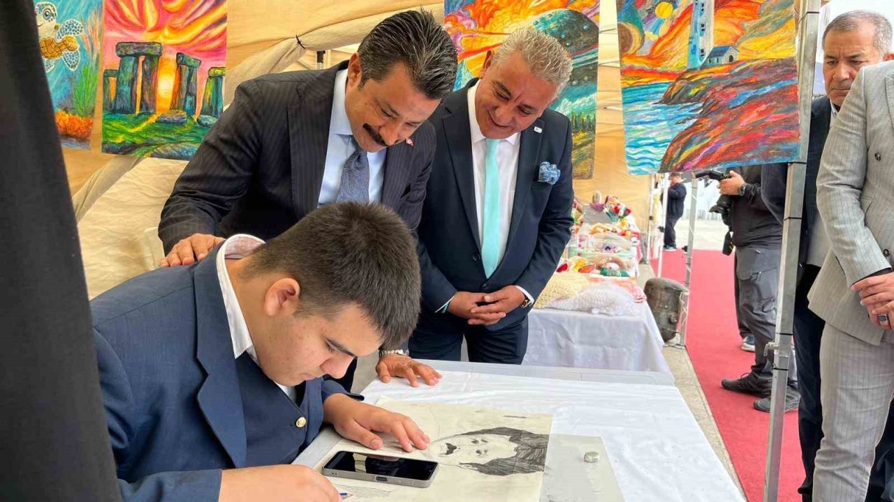 Kırşehir’de "Üreten Eller Sokağı"nda el emeği ürünler sergilendi