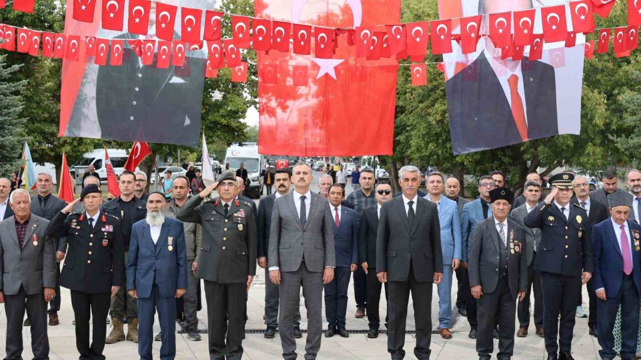 Ağrı’da Gaziler Günü dolayısıyla tören düzenlendi