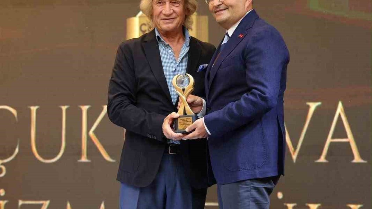 "Yılın Turizm Yöneticisi" ödülü İl Kültür ve Turizm Müdürü Duru’ya verildi