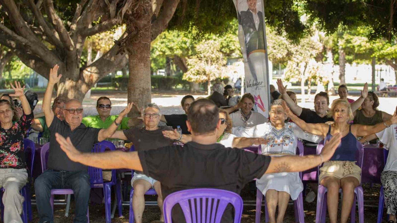Mersin’de 80’ler buluşmasında spor ve eğlence bir arada