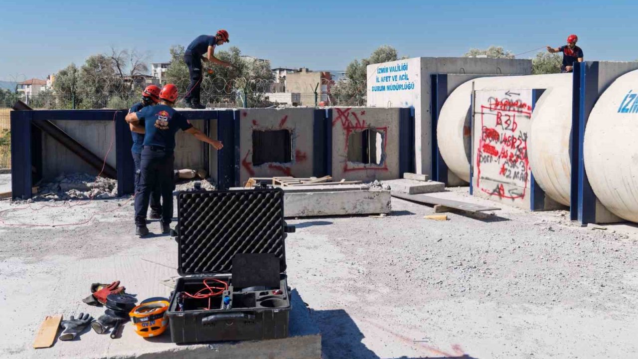 İzmir İtfaiyesi ağır arama kurtarmada güçleniyor