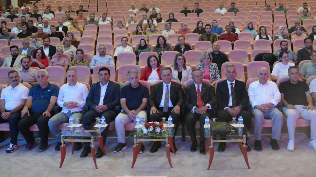 İnönü Üniversitesinde "Protokol, Davranış ve Temsil Kuralları" eğitimi