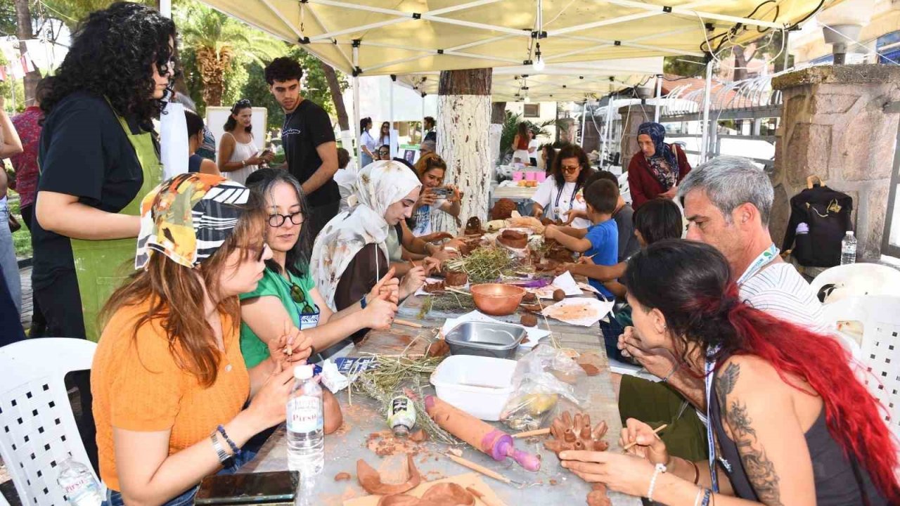 Menemen Çömlek Festivali’nde örnek hareket