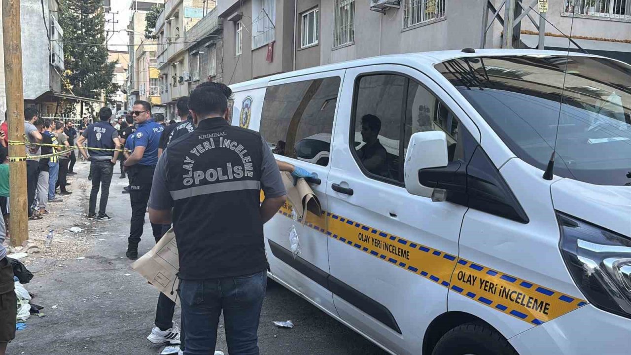 Gaziantep’te dehşet: Önce eşini öldürdü, sonra 3’ü çocuk 4 kişiyi yaraladı