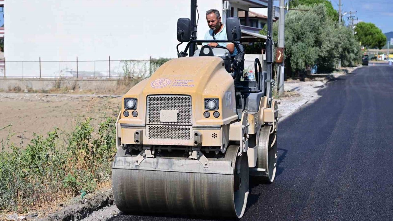 Gölmarmara NATO Caddesi’nde sıcak asfalt çalışması başladı