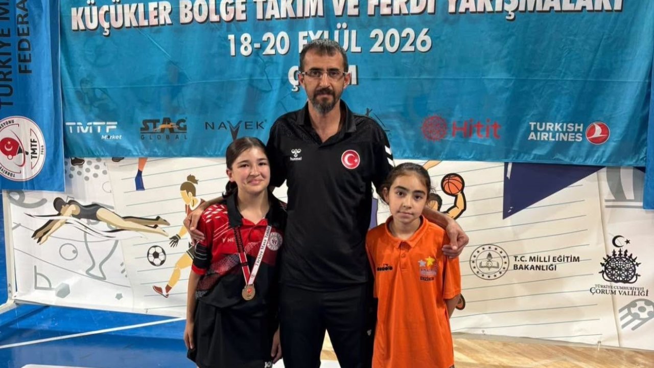 Erzincanlı Güler masa tenisinde bölge ikincisi oldu
