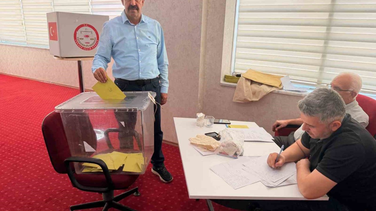 Adıyaman Veteriner Hekimleri Odasında Orhan Öztürk Güven tazeledi