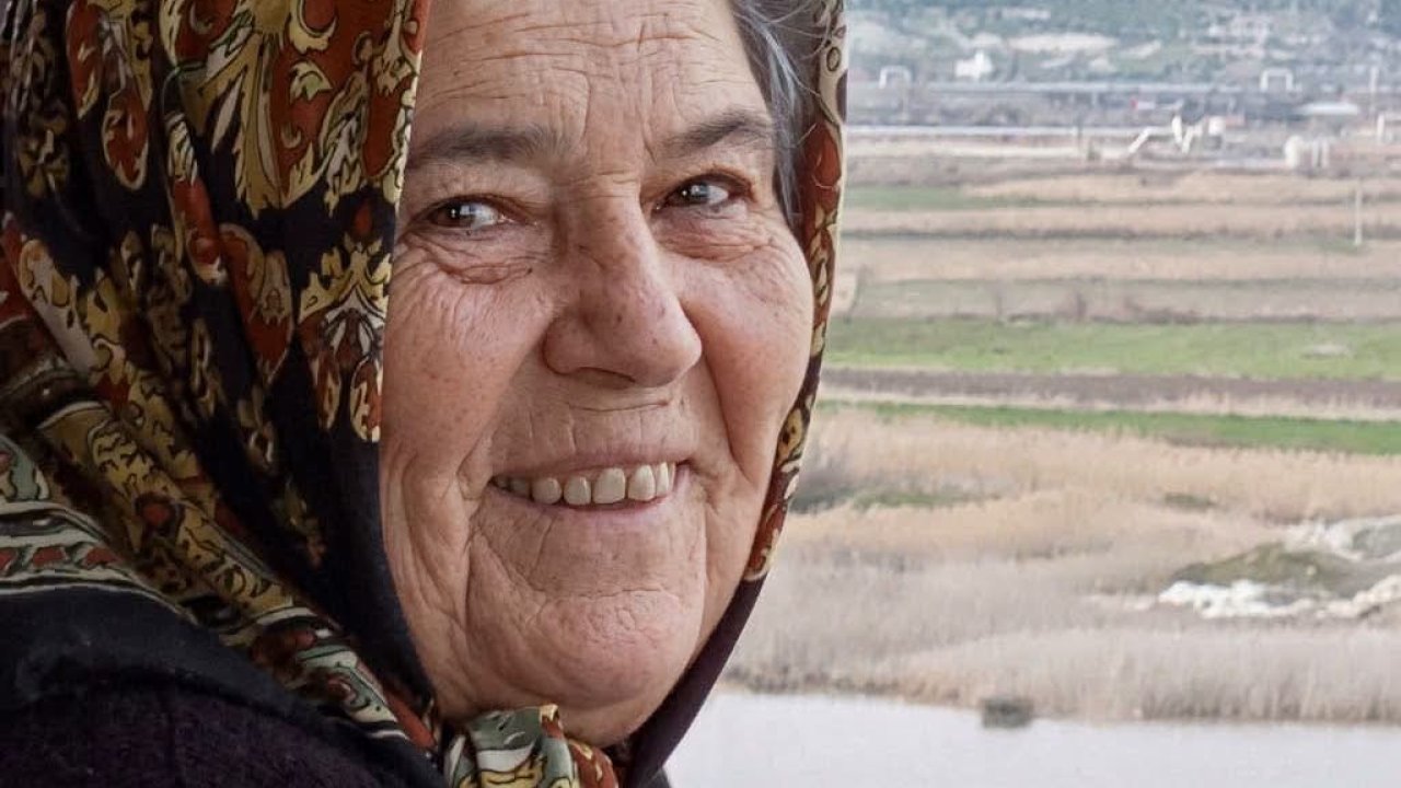 Domates yüklü tır ile otomobil çarpıştı: 1 ölü, 2 yaralı
