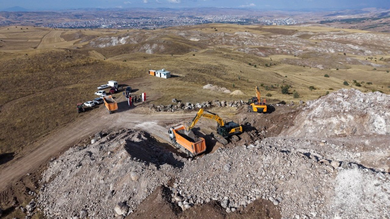 Sivas Belediyesi yeni taş ocağı açıldı, ilk sevkiyat gerçekleştirildi