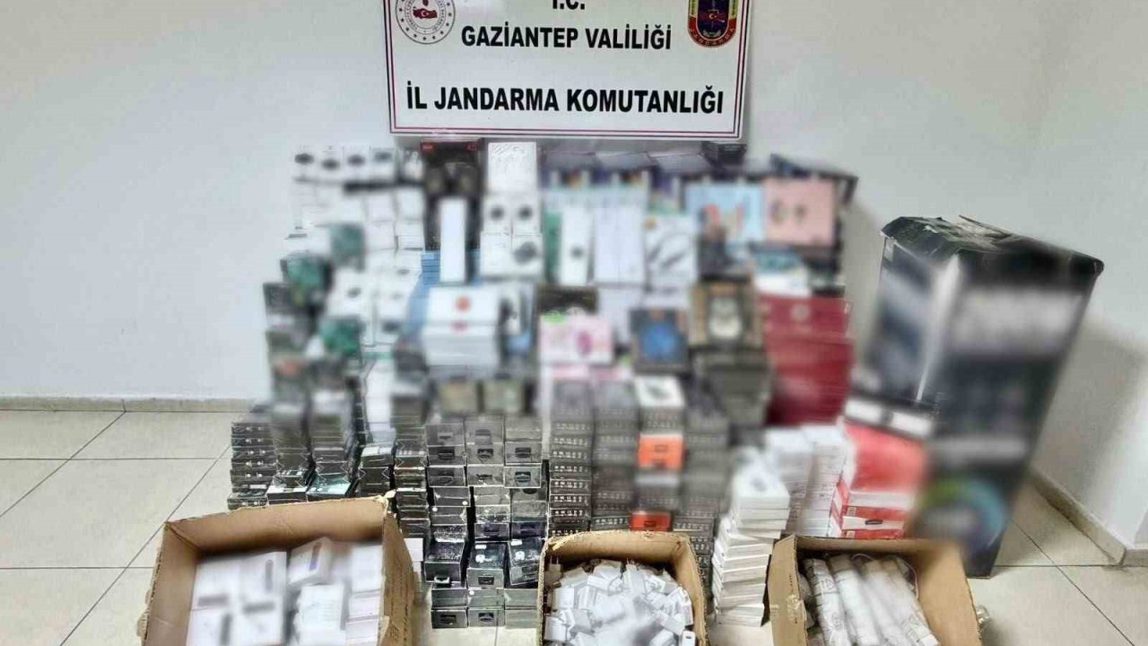 Gaziantep’te 4 milyon TL değerinde kaçak elektronik eşya ele geçirildi: 2 gözaltı