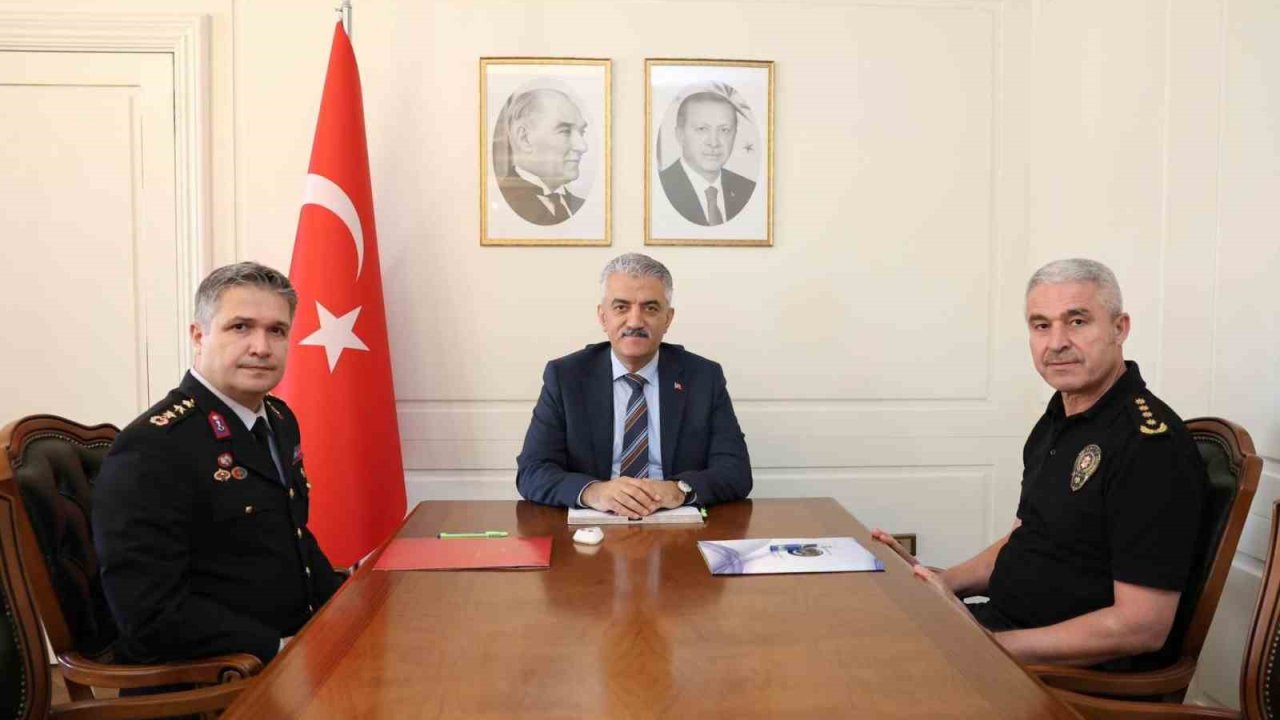Düzce’de güvenlik ve asayiş toplantısı gerçekleştirildi