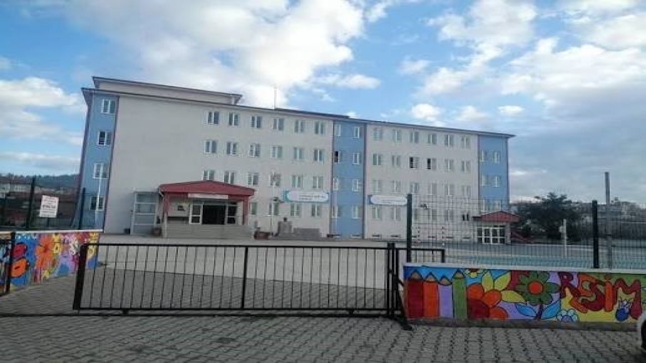 Öğrencilere iletişim dilinde nezaket ve saygı projesi: "Dilini Kirletme"