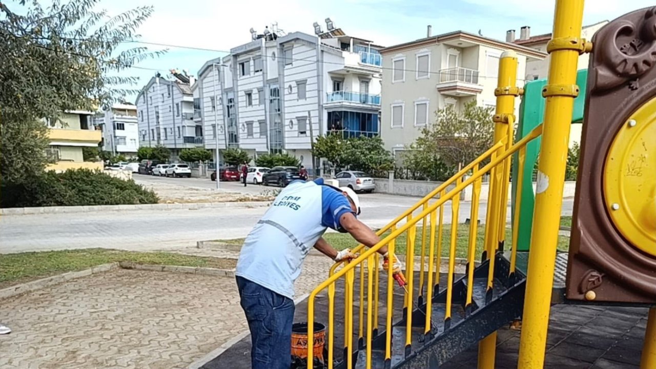Didim Belediyesi’nden parklarda genel bakım çalışması