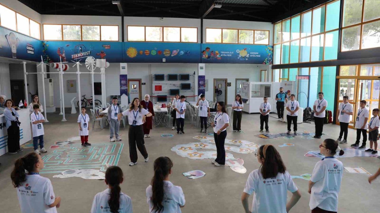 Özel çocuklar Samsun’da bilimle buluşuyor