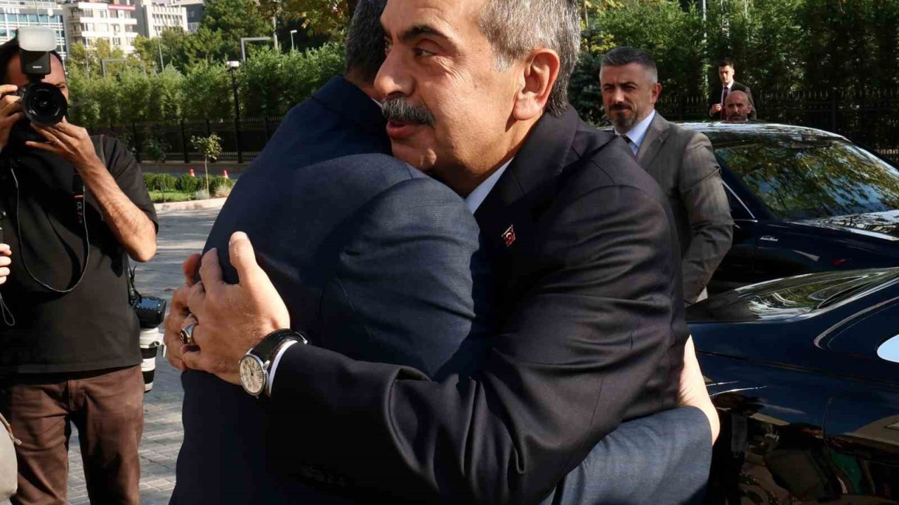 Bakan Çiftçi: "Okullarımızda 31 bin tane bahçe görevlisi istihdam etmiş olduk"