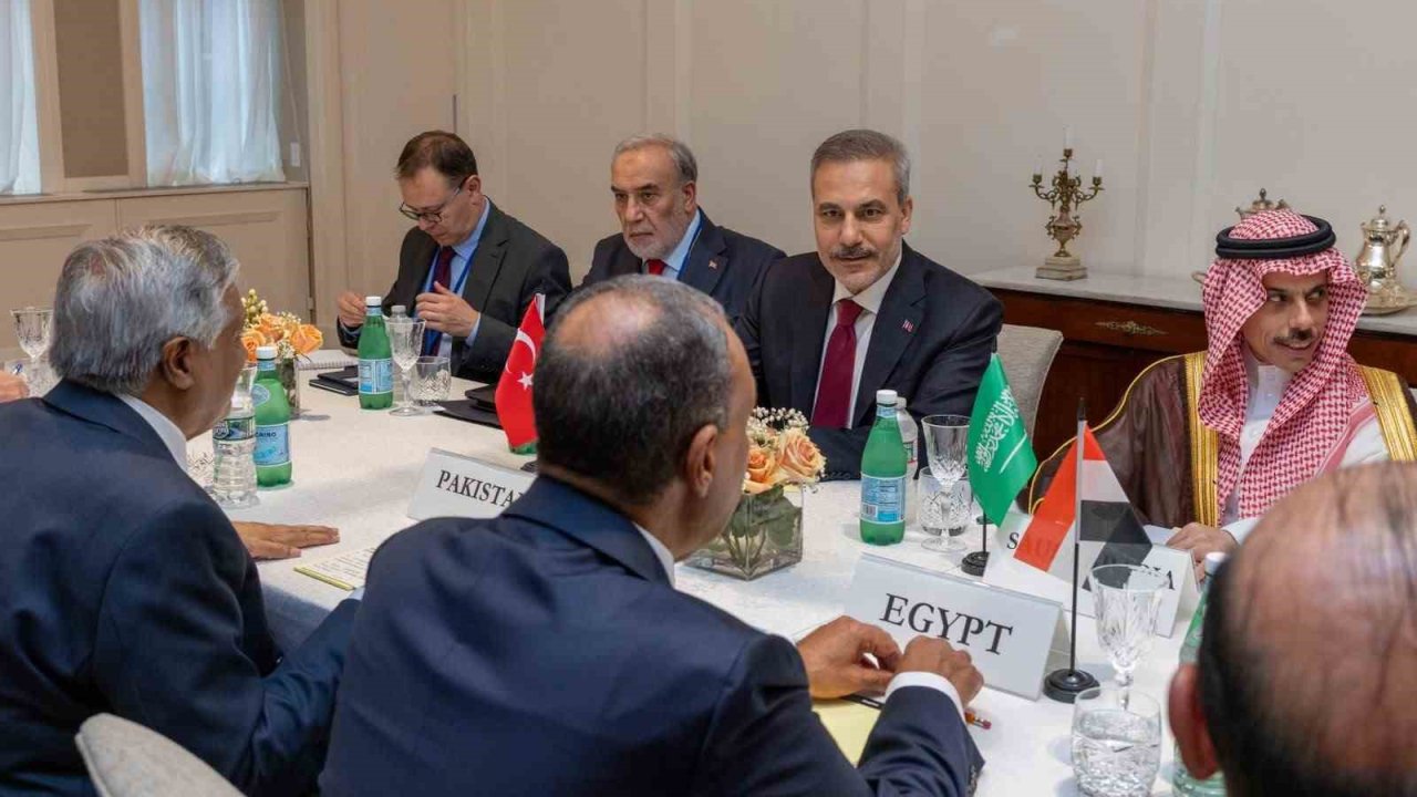 Dışişleri Bakanı Fidan, Türkiye-Mısır-Pakistan-Suudi Arabistan Dışişleri Bakanları Toplantısı’na katıldı