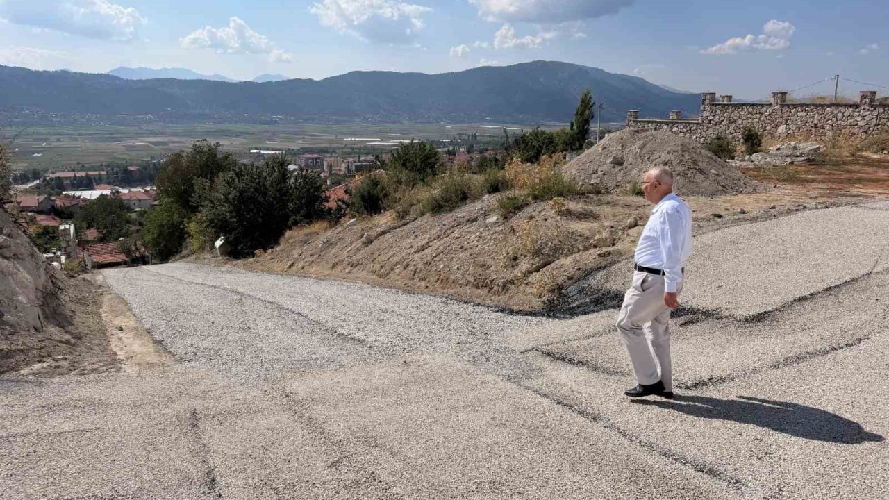 Çameli’de Yeni Mahalle’nin yolları asfaltlanıyor