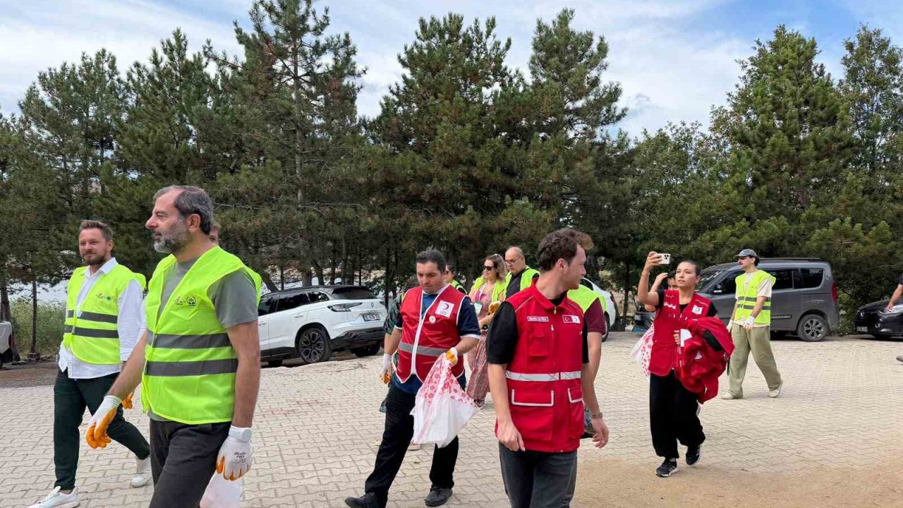 Dünya gençleri, Gürsu’da çevre dayanışması için buluştu