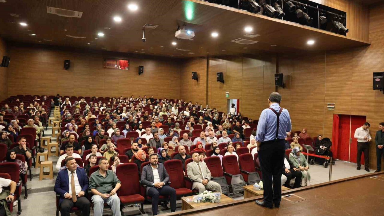 Hayati İnanç, Vezirköprü’de kitapseverlerle buluştu