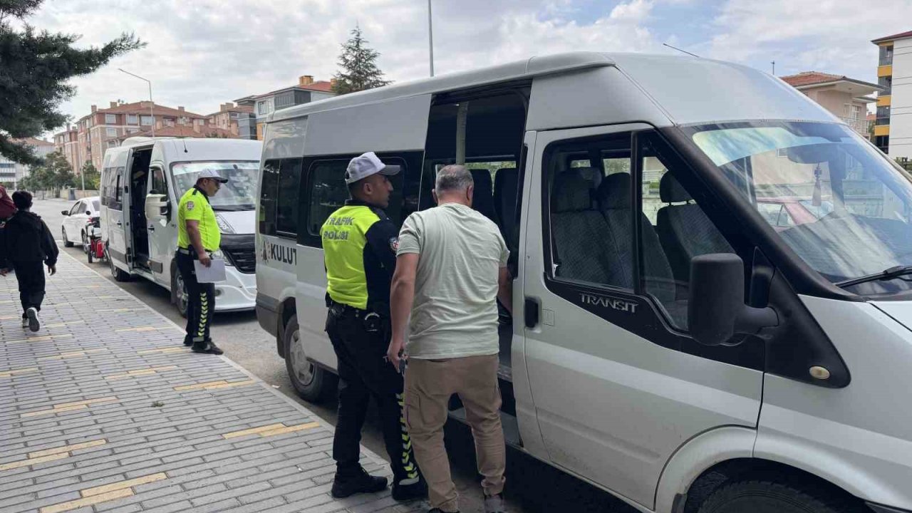 Kulu’da okul servisleri ve çevrelerine sıkı denetim
