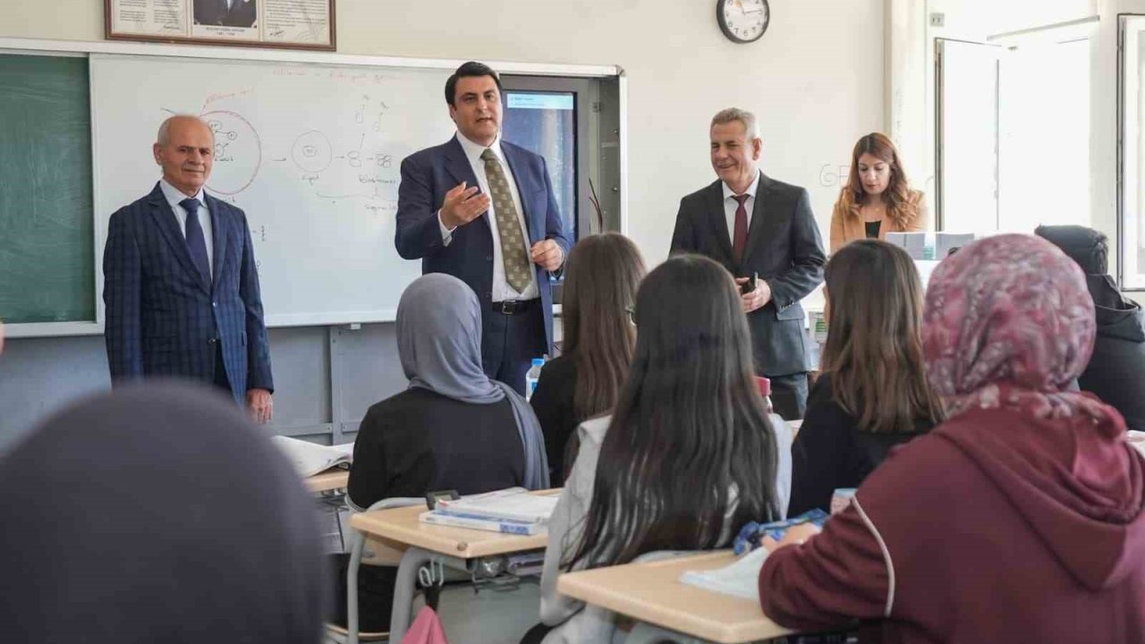 Yılmaz’dan üniversite öğrencilerine büyük destek