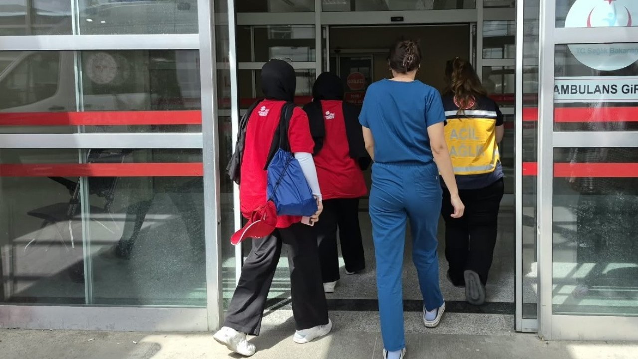 4 öğrenci yemekten zehirlendi
