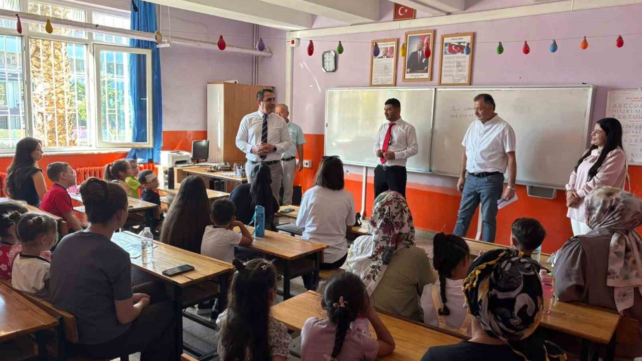 AYSO’dan ihtiyaç sahibi öğrencilere 500 okul çantası desteği