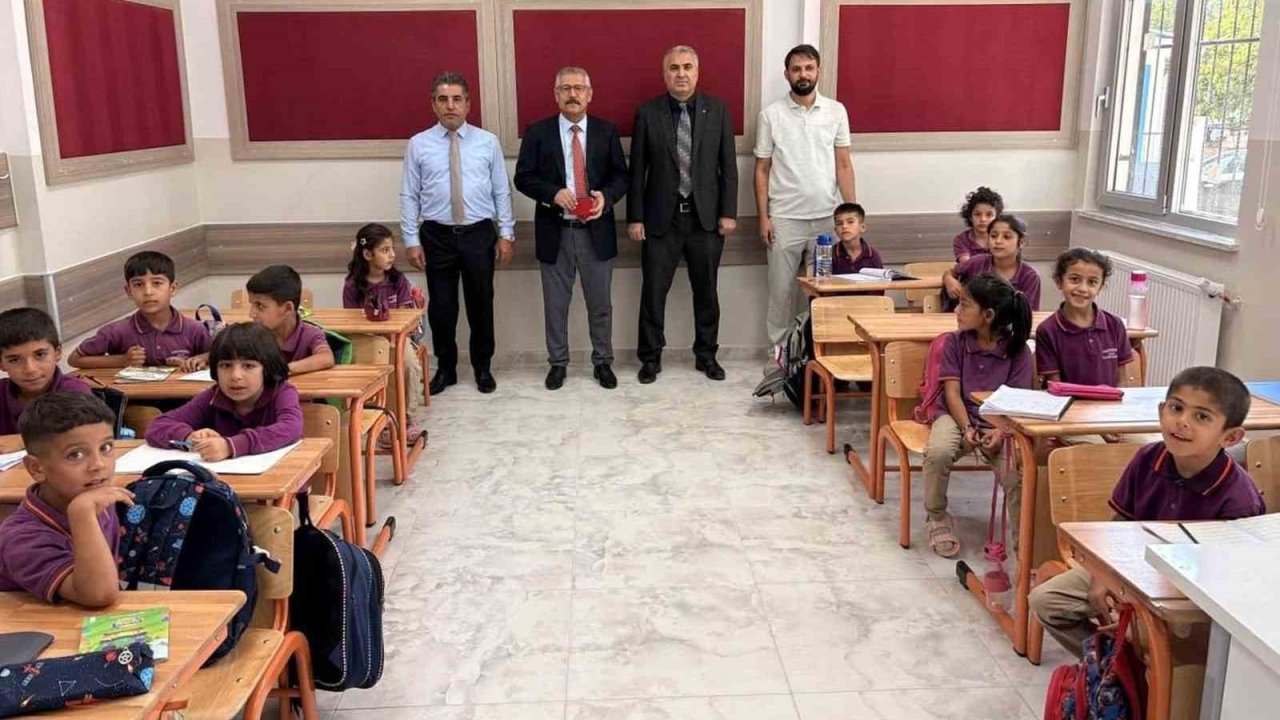 Depremde yıkılan Küçüklü İlkokulu yeni binasında eğitim-öğretime başladı