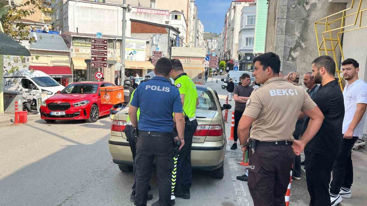 Sinop’ta epilepsi krizi geçiren genç otomobile çarptı