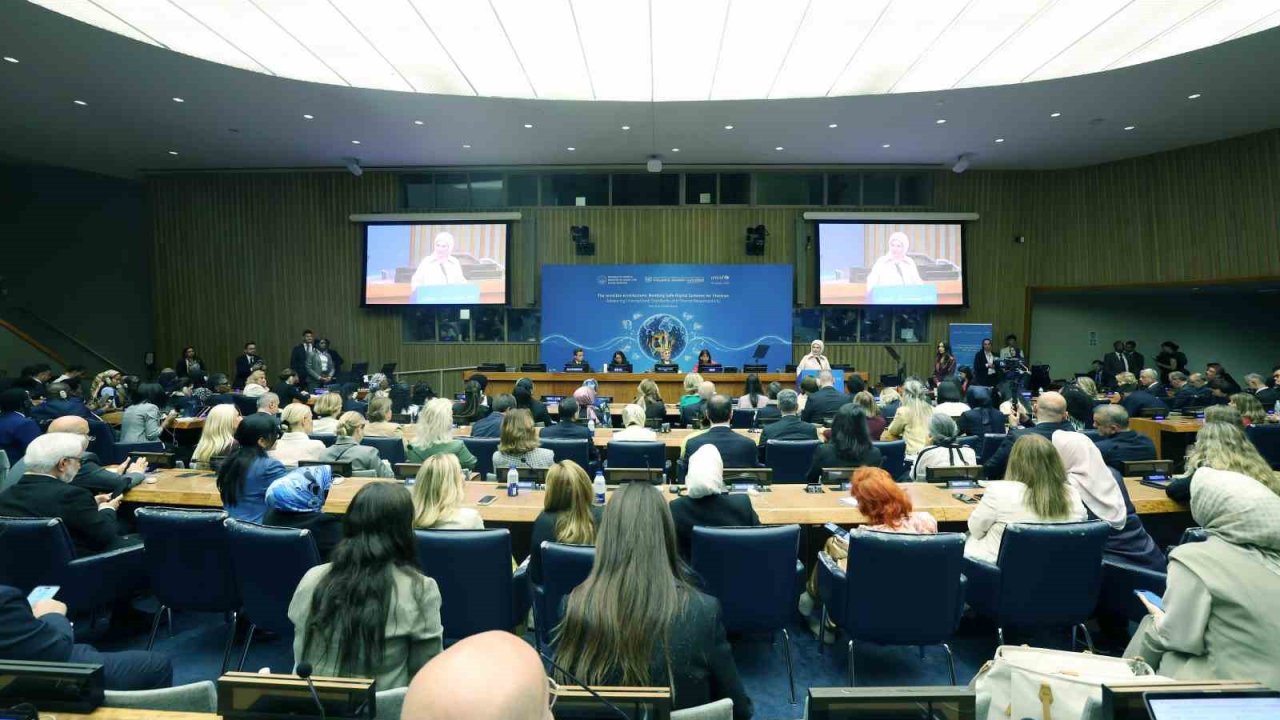 Emine Erdoğan, BM’de çocuklar için güvenli dijital sistemlerin inşasına ilişkin programda konuştu