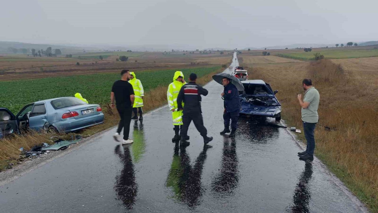 Kastamonu’da iki otomobil çarpıştı: 2 yaralı