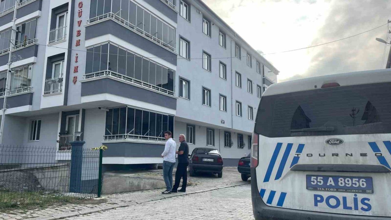 Evinde silahla vurulmuş halde bulundu